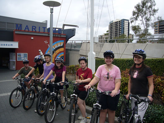 Brisbane City Bike Ride and Kayak Private Tour